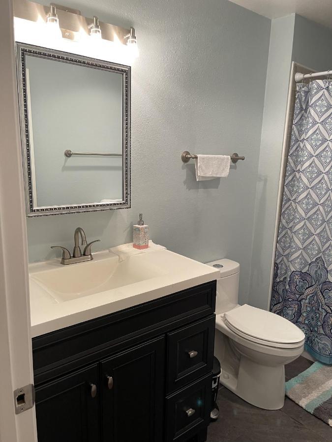 Shared Space With Private Room In Beautiful Lakefront Apartment Federal Way Exterior foto